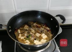鲤鱼炖豆腐的做法图解12