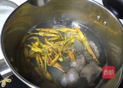黄花菜排骨汤的做法图解3