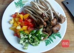 茶树菇炒黄瓜的做法图解2
