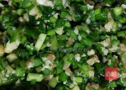 韭菜马蹄肉末金鱼饺子的做法图解4