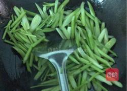 芹菜鲫鱼的做法图解6