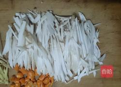 韭菜炒鸡腿菇的做法图解1