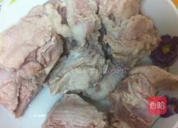 莲藕排骨汤的做法图解3