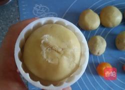 莲蓉蛋黄月饼的做法图解11