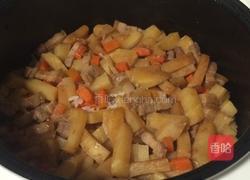 土豆焖饭的做法图解10