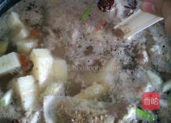 莲藕排骨汤的做法图解3