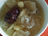 银耳莲子红枣汤