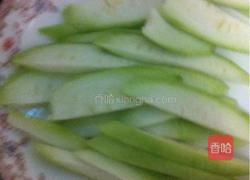 丝瓜抄鸡蛋的做法图解1