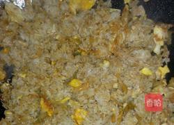 榨菜丝蛋炒饭的做法图解3
