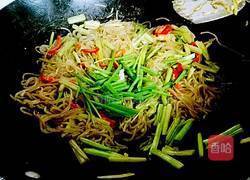 芹菜炒粉条的做法图解10