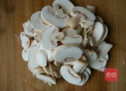 蘑菇炒小白菜的做法图解2