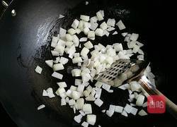 咖哩雞粒餐包的做法图解2
