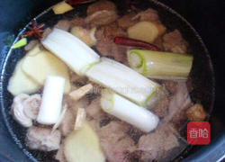  土豆炖牛腩（家常做法）的做法图解4