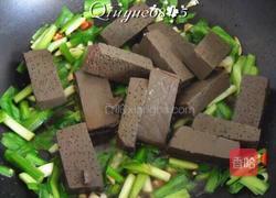 羊血炒韭菜的做法图解6