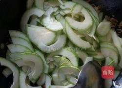 虾米炒绞瓜的做法图解4
