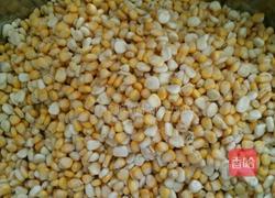 玉米饼的做法图解1