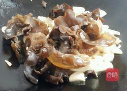 木耳杏鲍菇炒肉的做法图解8
