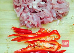 香菇绿豆芽炒肉丝的做法图解2