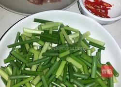 蒜薹炒肉的做法图解1
