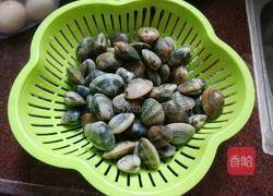 辣椒炒花蛤的做法图解1