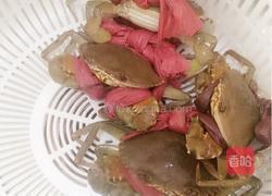 蒜苔炒蟹的做法图解1