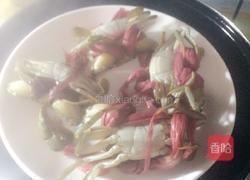 蒜苔炒蟹的做法图解2
