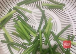 蒜苔炒蟹的做法图解5