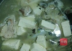 胡椒豆腐鱼头汤的做法图解3