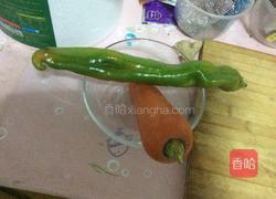 胡萝卜青椒面饼的做法图解2