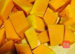 芝麻南瓜饼的做法图解1