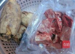 骨头莲藕汤的做法图解1