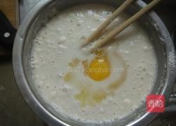 葱花鸡蛋煎饼的做法图解3