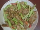 芹菜炒牛肉