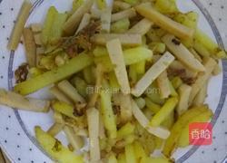 土豆条炒鸡肉肠的做法图解5