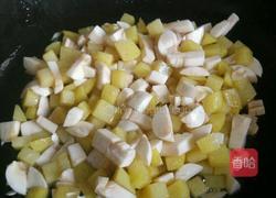 奶香土豆蘑菇浓汤的做法图解5