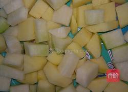 萝卜土豆炖鸡架的做法图解2