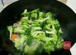 西蓝花炒肉的做法图解6