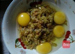 榨菜鸡蛋饼的做法图解2