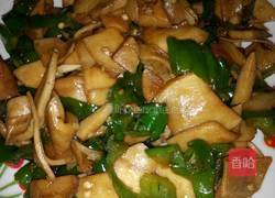杏鲍菇炒青椒的做法图解6