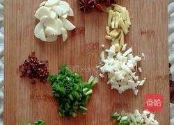 土豆烧排骨的做法图解2