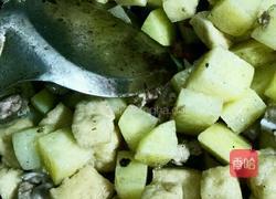 油豆腐土豆炒肉块的做法图解5