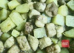 油豆腐土豆炒肉块的做法图解6