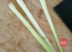 肉炒芹菜的做法图解1