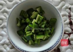 青红椒炒玉米的做法图解4