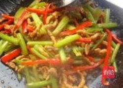 芹菜炒肉的做法图解9