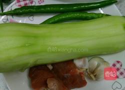 瓢瓜炒瘦肉的做法图解1