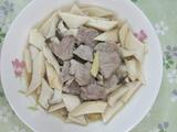 肉片炒杏鲍菇