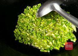 自创蒜苔炒鸡蛋的做法图解2