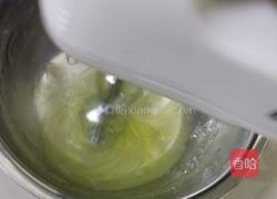 戚风蛋糕的做法图解4