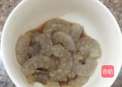 鲜虾炒面的做法图解2